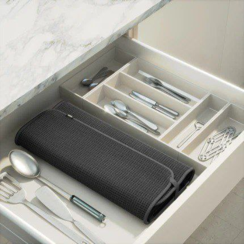 Égouttoir à vaisselle moderne avec tapis